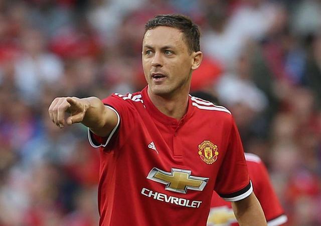 它背后所反 它背后所反